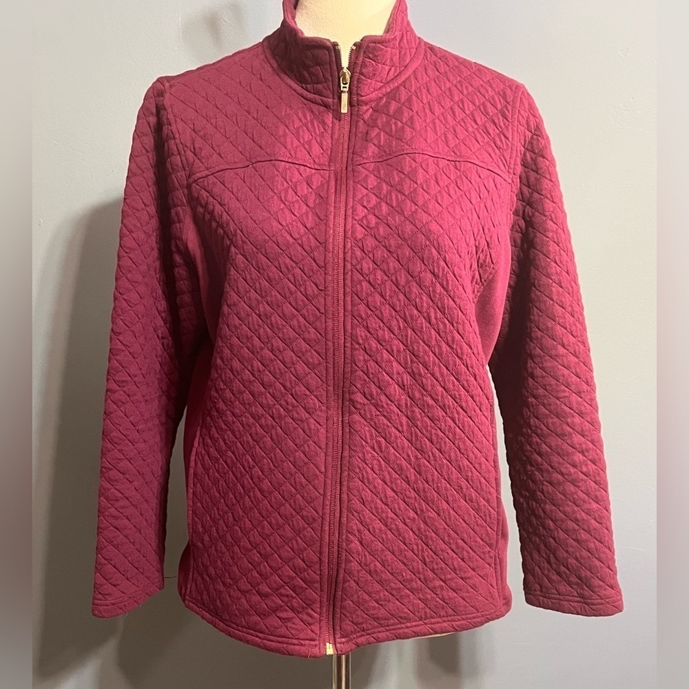 Croft and Barrow jacket burgundy two pockets gold zipper size medium